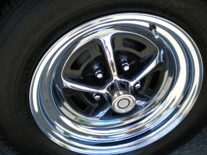 These wheels are so amazingly cool that it's impossible to describe my affection for them.  They are 19-inch wheels.  