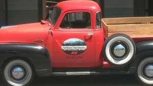 The Ashland, Oregon ACE hardware store has this simply stunning 1950-52? Chevrolet 3100.  It's absolutely stunning.  